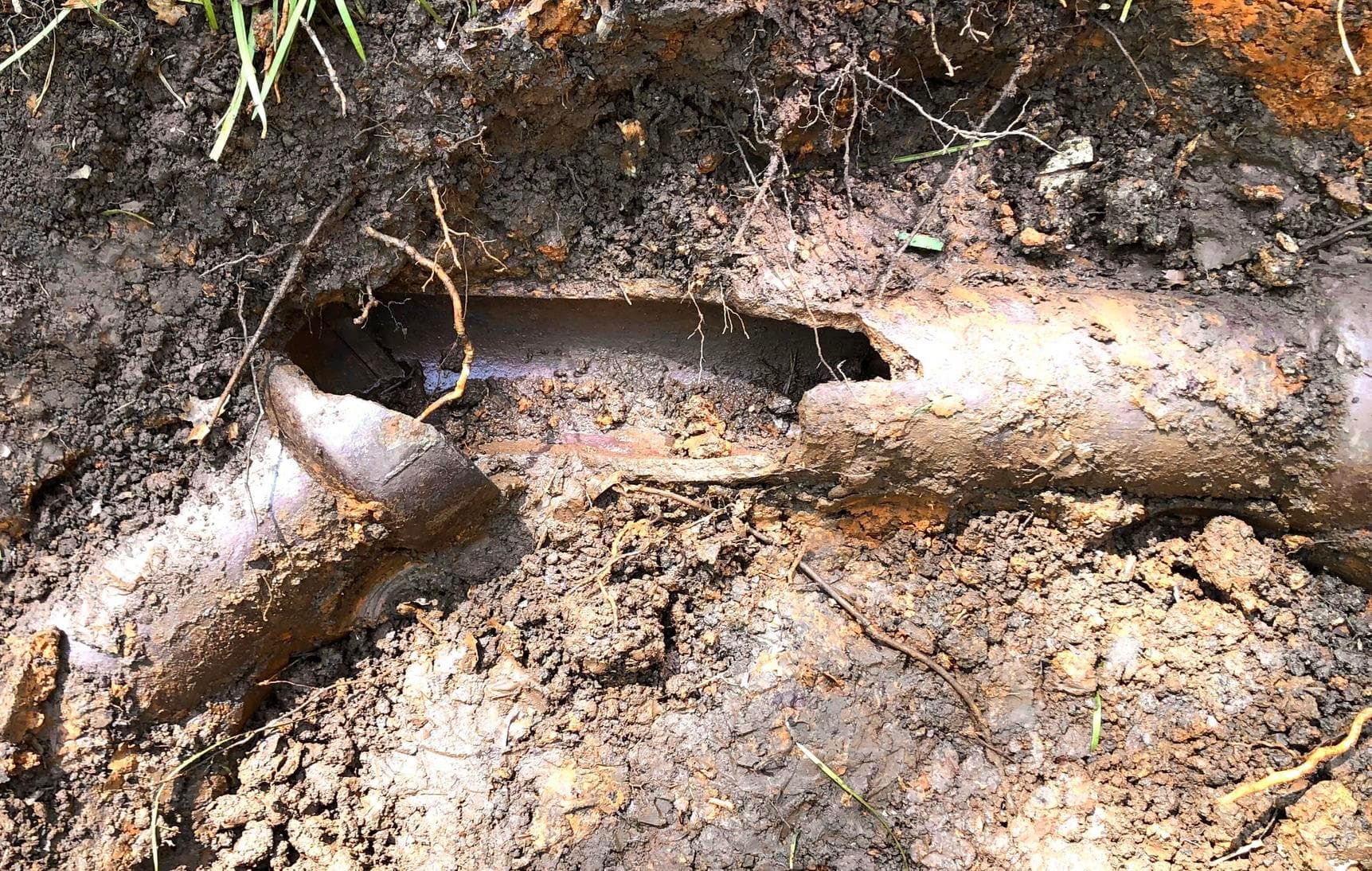 Cracked and broken terracotta clay pipe from older Sydney home damaged by age and ground movement needing trenchless pipe relining